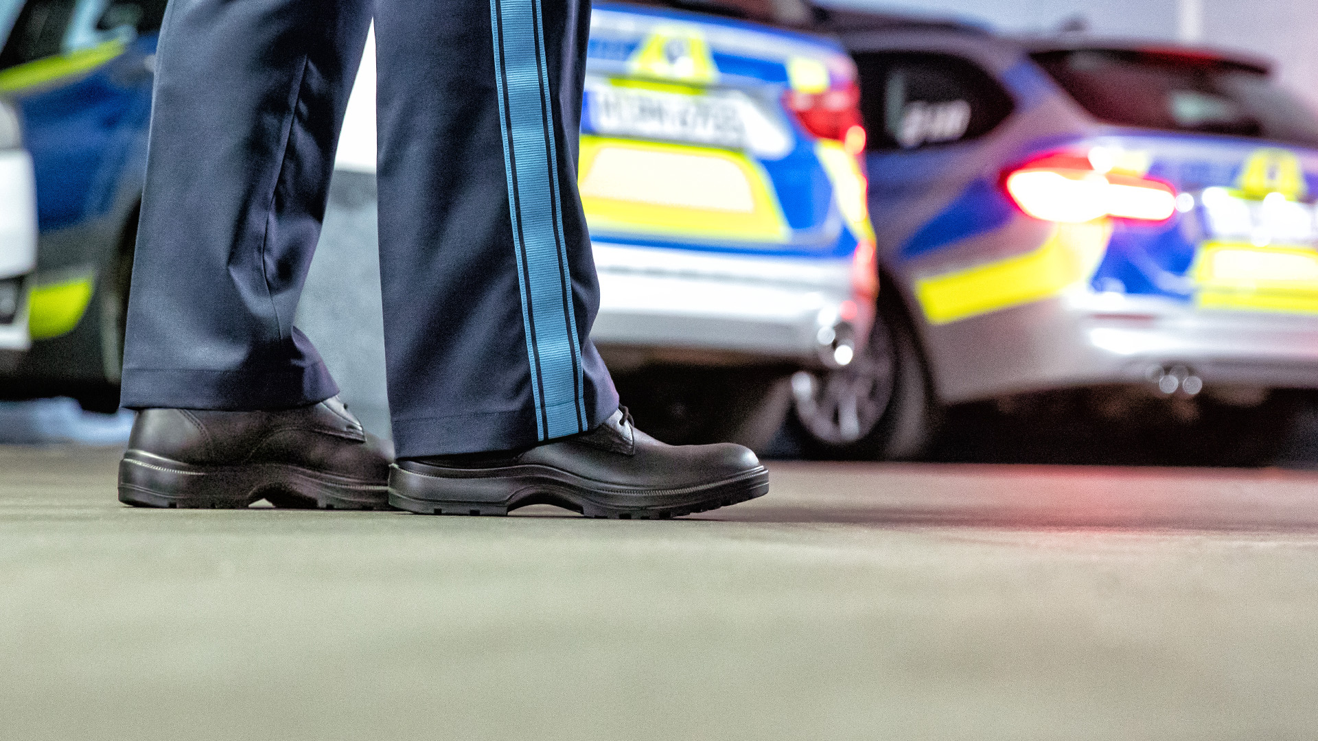 100502_airpower-c1-lady