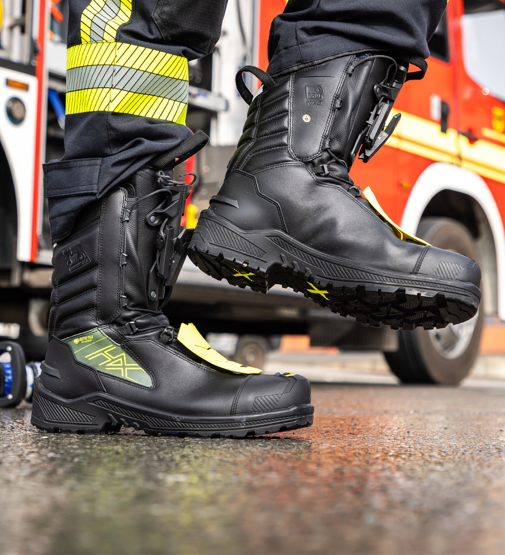 stiefel, feuerwehrschuhe, schutzstiefel, taktische schuhe, gummi // text placeholder, Stiefel, Feuerwehrstiefel, Gore-Tex, Schutzequipment, Schnürstiefel